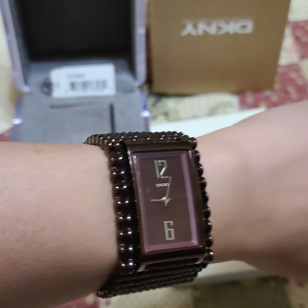 Authentic Dkny Brown. - image 2